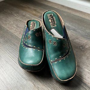 Spring Step L'Artiste Chino Clogs Dark Green